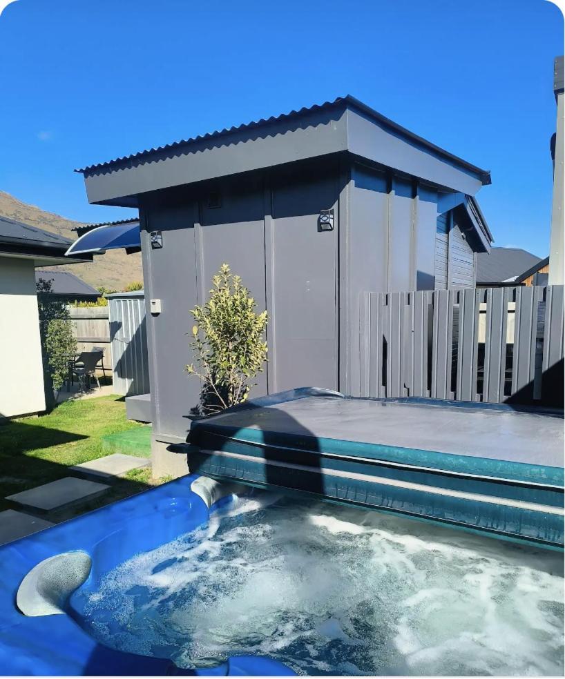 Gorgeous Cabin - Spa Pool! كوينستاون المظهر الخارجي الصورة